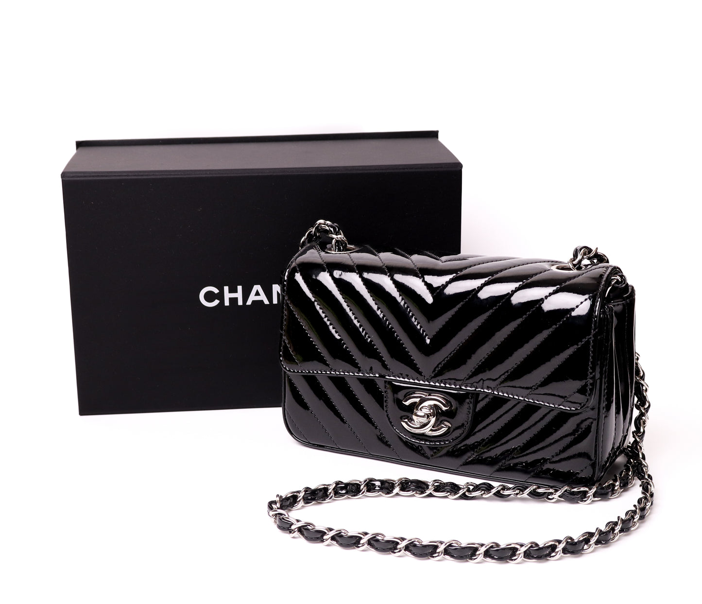 PATENT CALFSKIN CHEVRON QUILTED MINI FLAP BLACK