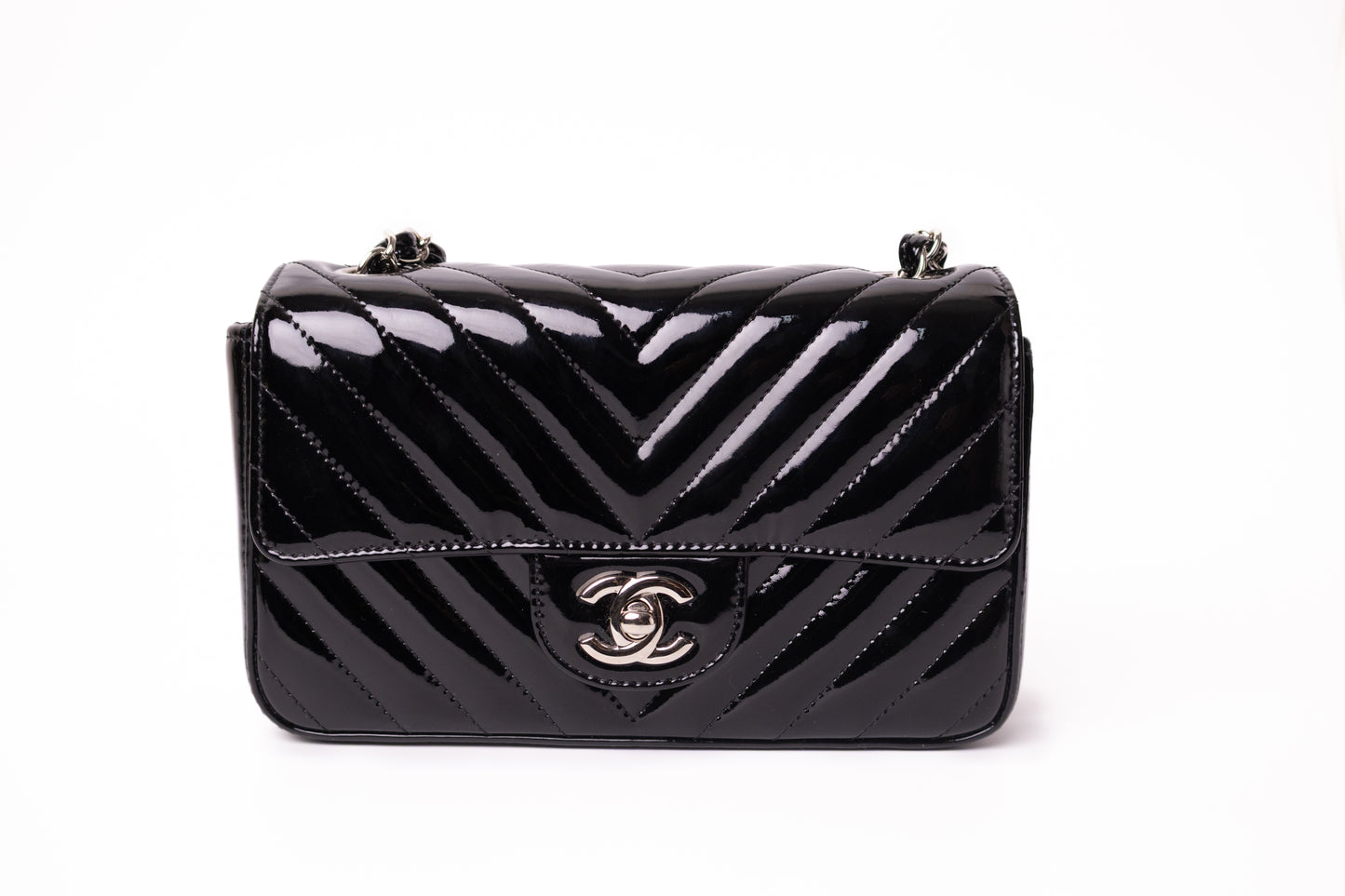 PATENT CALFSKIN CHEVRON QUILTED MINI FLAP BLACK