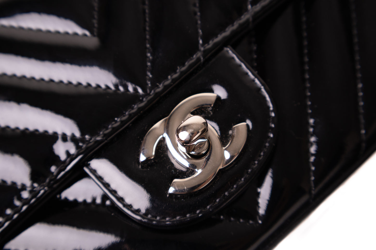 PATENT CALFSKIN CHEVRON QUILTED MINI FLAP BLACK