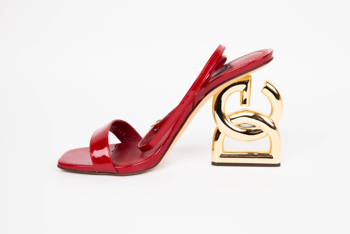 SANDALIAS DE CHAROL KEIRA CON TACON D&G