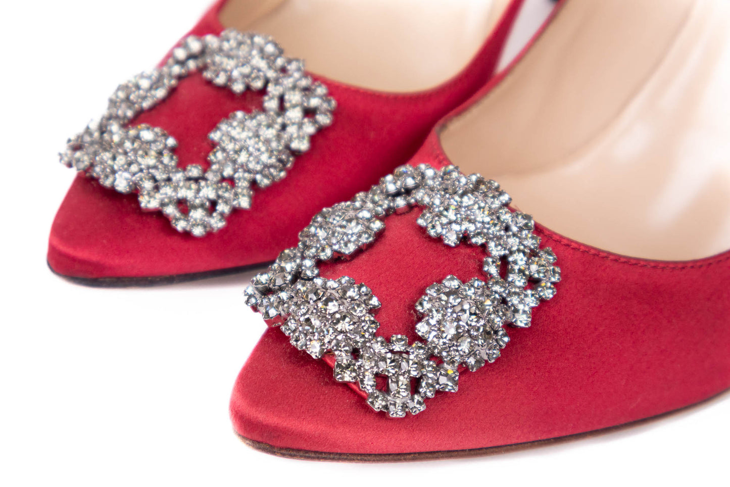 MANOLO BLAHNIK HANGISI 70 RED SATIN
