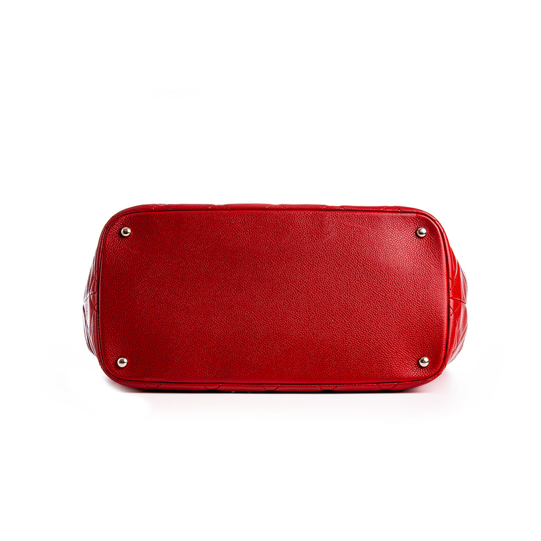 CAVIAR QUILTED TIMELESS CC SOFT TOTE RED