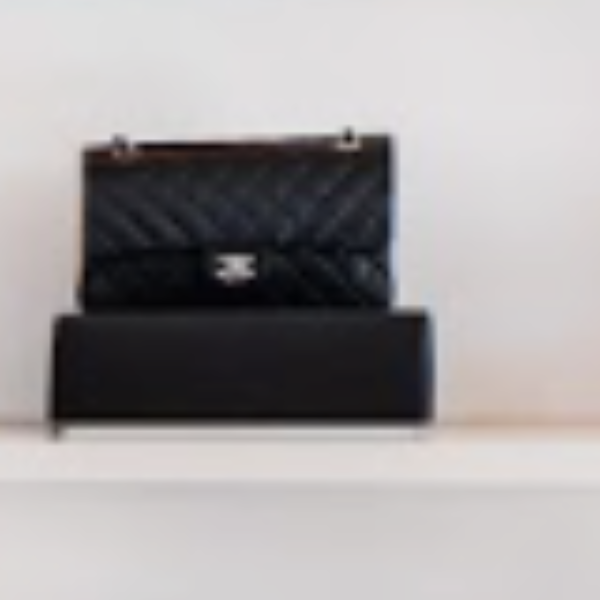 Bolso Chanel Classic Flap autenticado con Entrupy en Luxette
