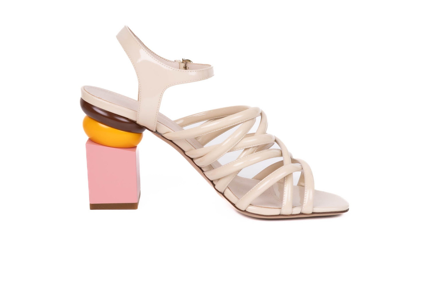 Diseñadores: SALVATORE FERRAGAMO